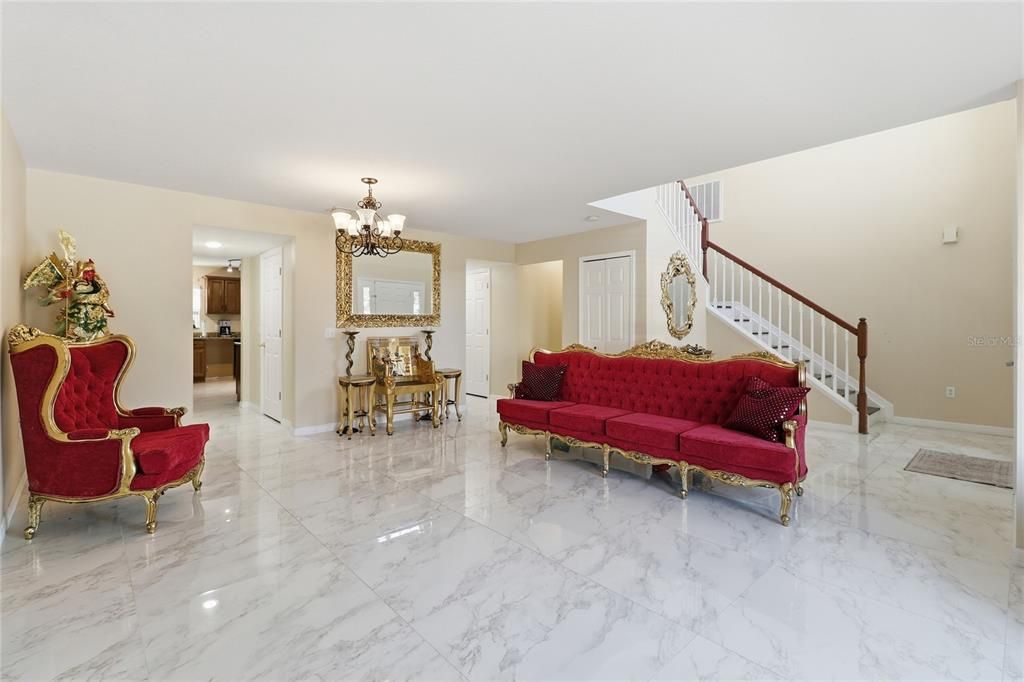 Active With Contract: $425,000 (6 beds, 4 baths, 3920 Square Feet)