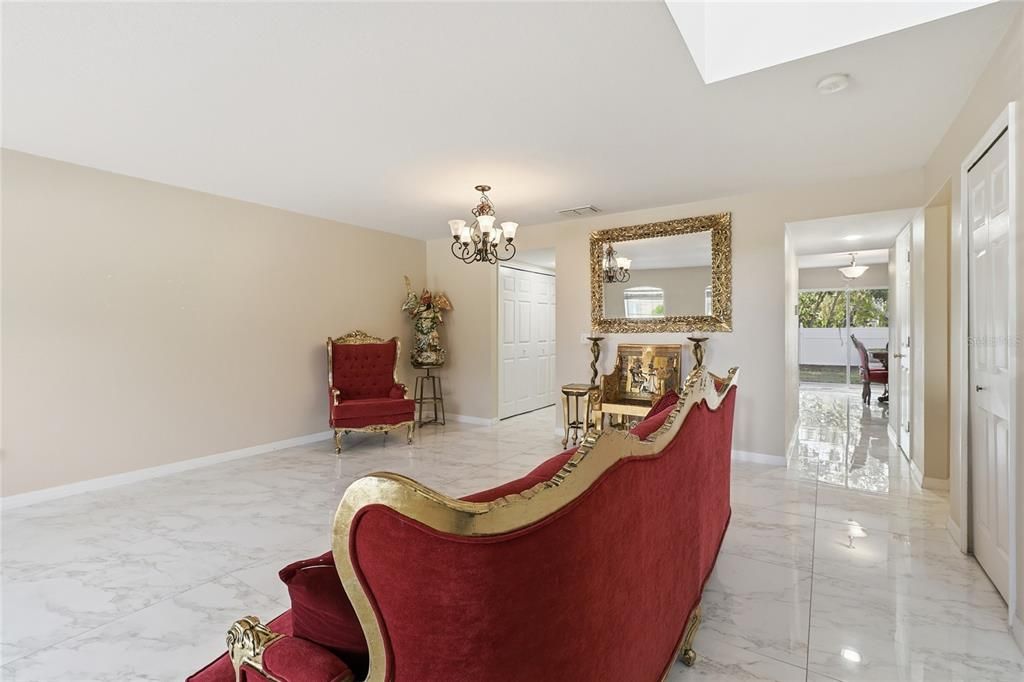 Active With Contract: $425,000 (6 beds, 4 baths, 3920 Square Feet)