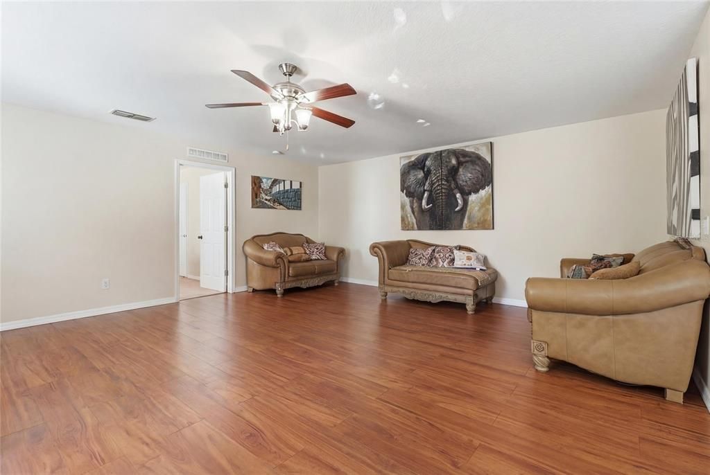 Active With Contract: $425,000 (6 beds, 4 baths, 3920 Square Feet)