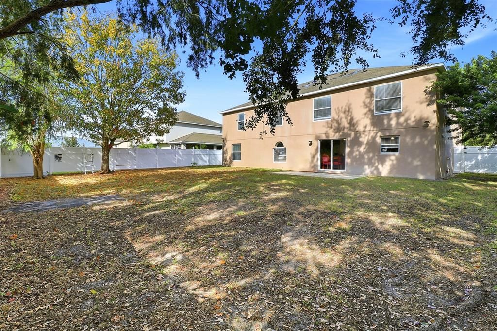 Active With Contract: $425,000 (6 beds, 4 baths, 3920 Square Feet)