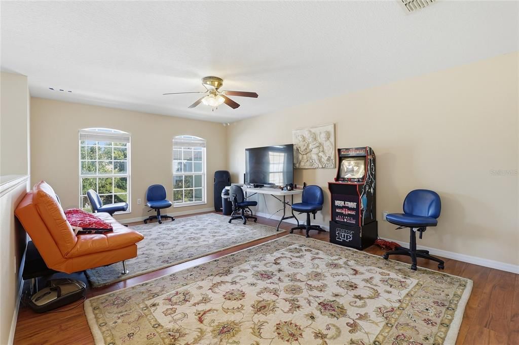 Active With Contract: $425,000 (6 beds, 4 baths, 3920 Square Feet)