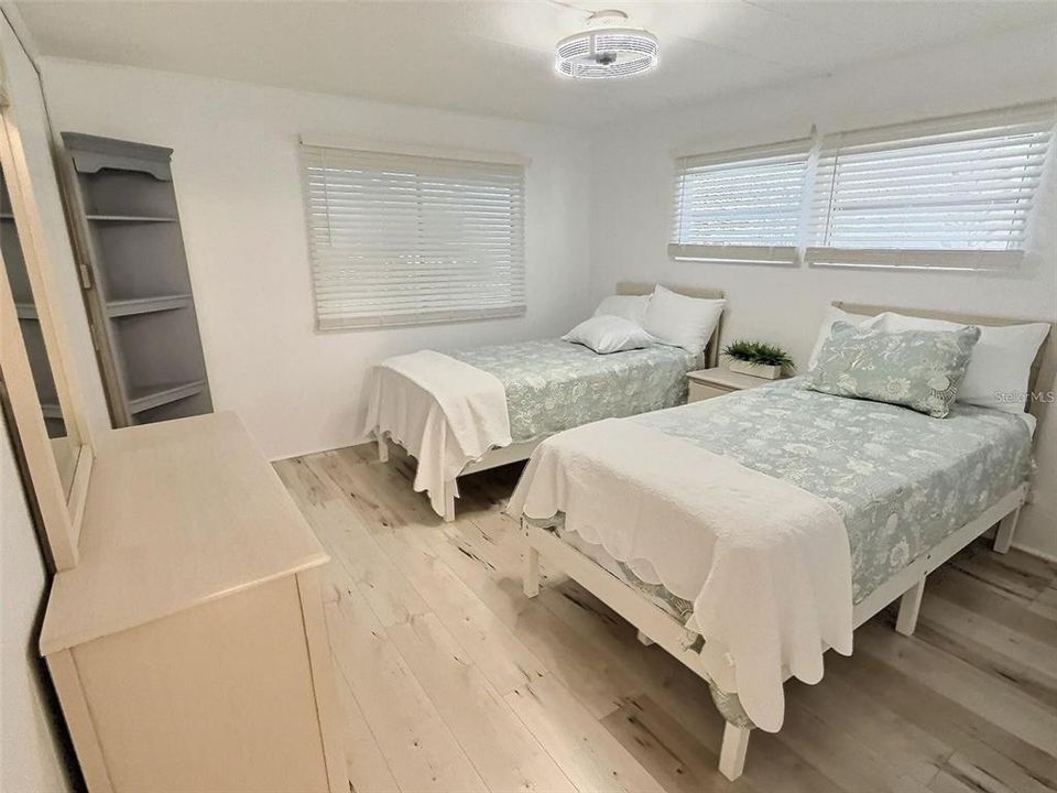 В аренду: $2,800 (2 спален, 2 ванн, 1296 Квадратных фут)