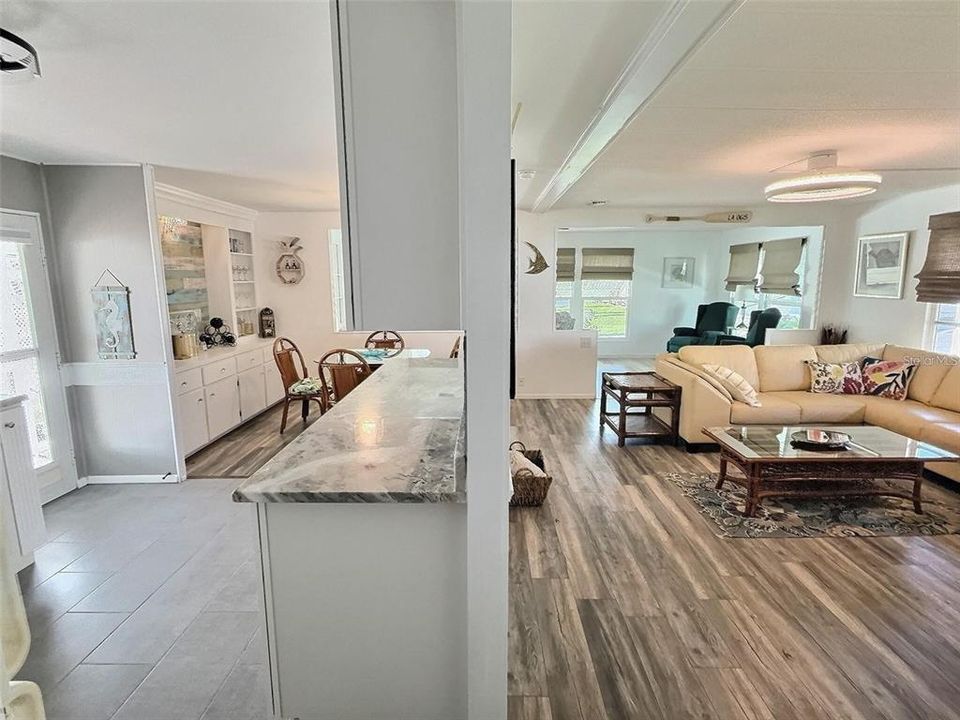 В аренду: $2,800 (2 спален, 2 ванн, 1296 Квадратных фут)