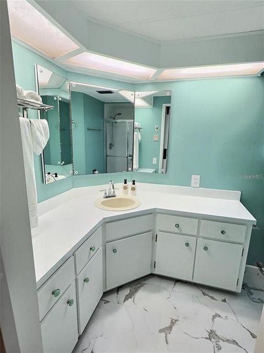 В аренду: $2,800 (2 спален, 2 ванн, 1296 Квадратных фут)