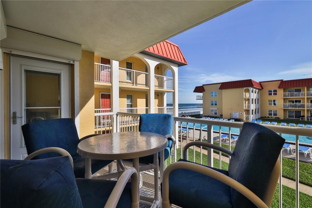 For Rent: $4,500 (2 beds, 2 baths, 912 Square Feet)