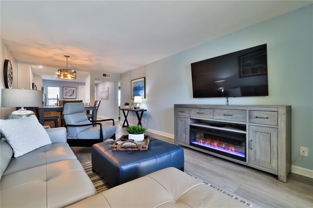 For Rent: $4,500 (2 beds, 2 baths, 912 Square Feet)