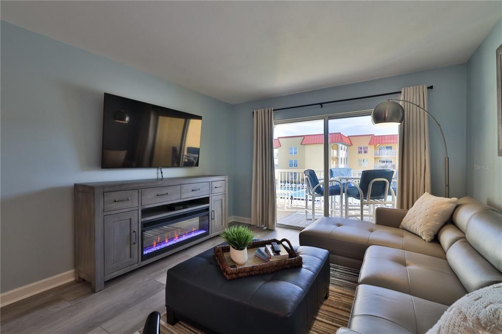 For Rent: $4,500 (2 beds, 2 baths, 912 Square Feet)