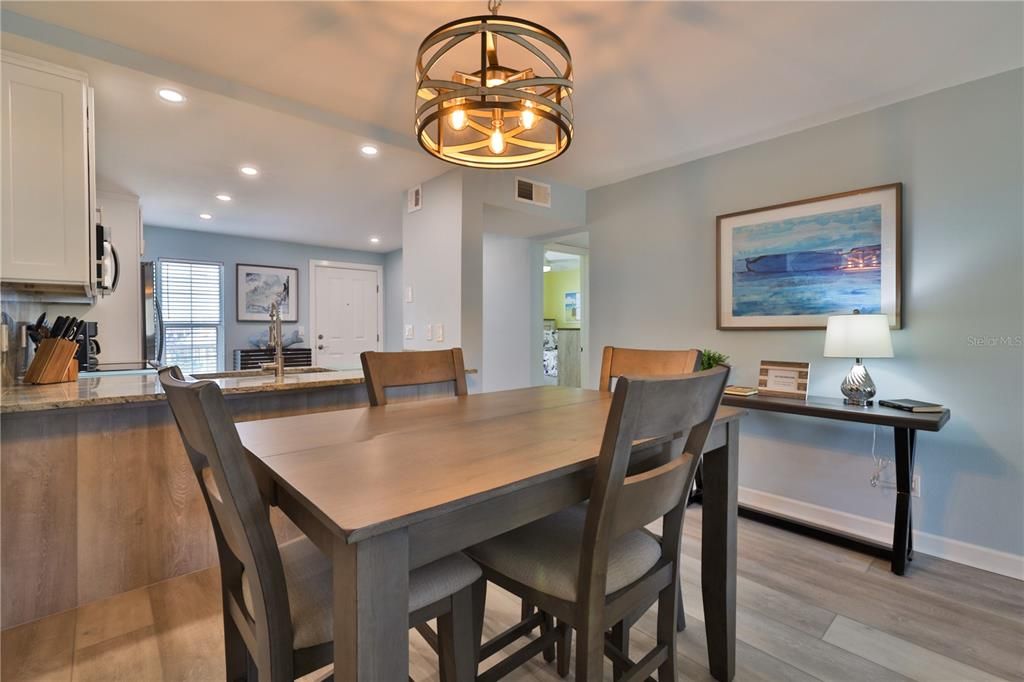 For Rent: $4,500 (2 beds, 2 baths, 912 Square Feet)