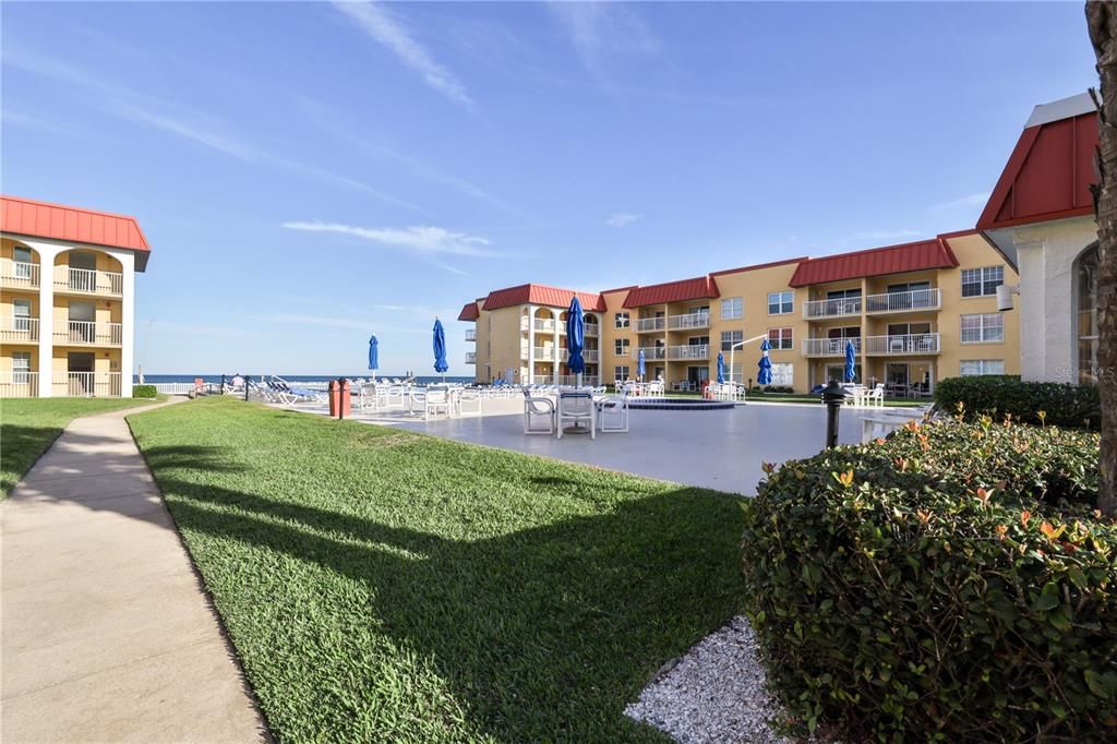 For Rent: $4,500 (2 beds, 2 baths, 912 Square Feet)