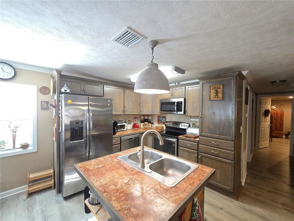 En Venta: $250,000 (2 camas, 2 baños, 1170 Pies cuadrados)