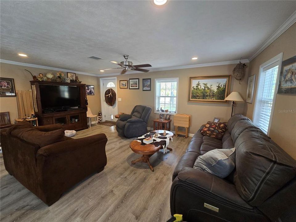 En Venta: $250,000 (2 camas, 2 baños, 1170 Pies cuadrados)