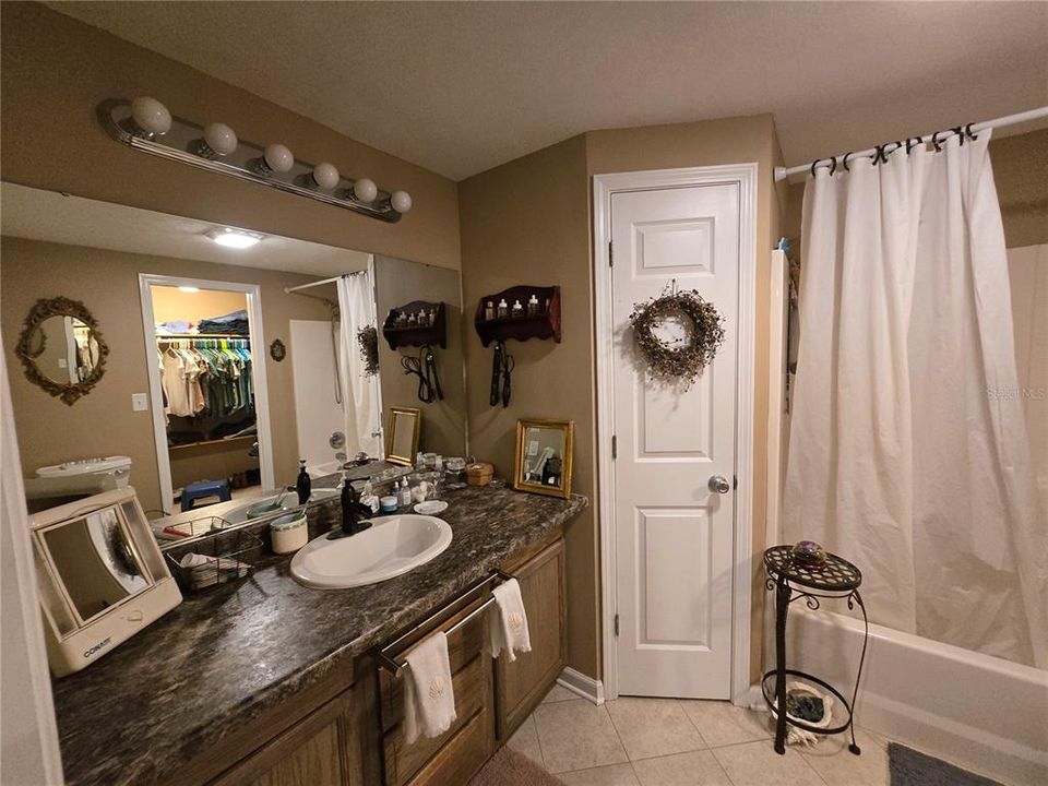 En Venta: $250,000 (2 camas, 2 baños, 1170 Pies cuadrados)