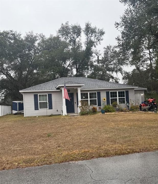 Recently Sold: $230,000 (3 beds, 2 baths, 1185 Square Feet)