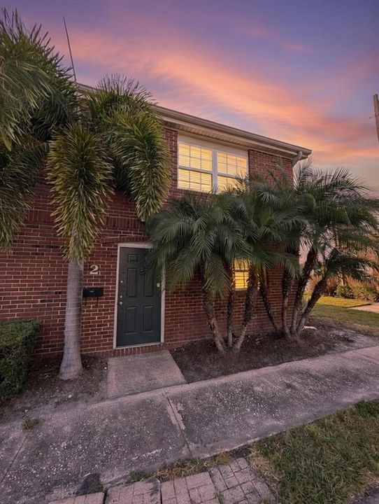 Active With Contract: $179,900 (3 beds, 2 baths, 1178 Square Feet)
