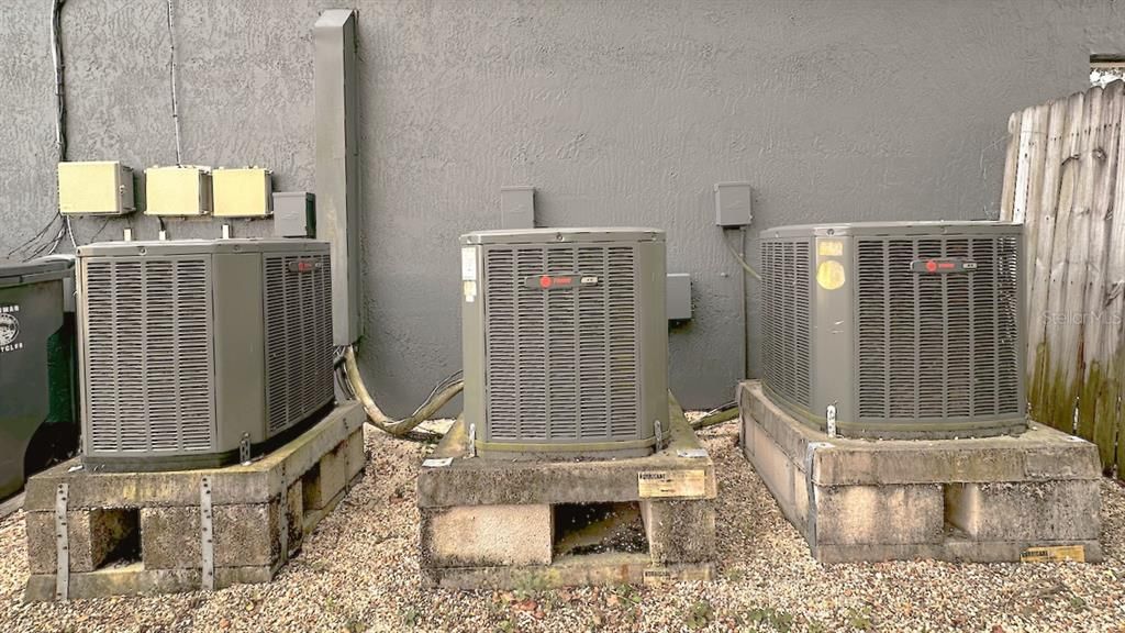 For Sale: $810,000 (6 beds, 0 baths, 3468 Square Feet)