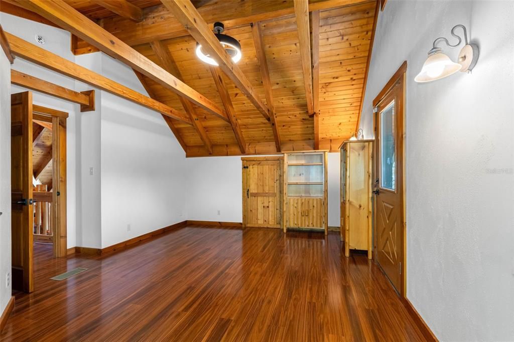 For Sale: $1,780,000 (6 beds, 5 baths, 4227 Square Feet)