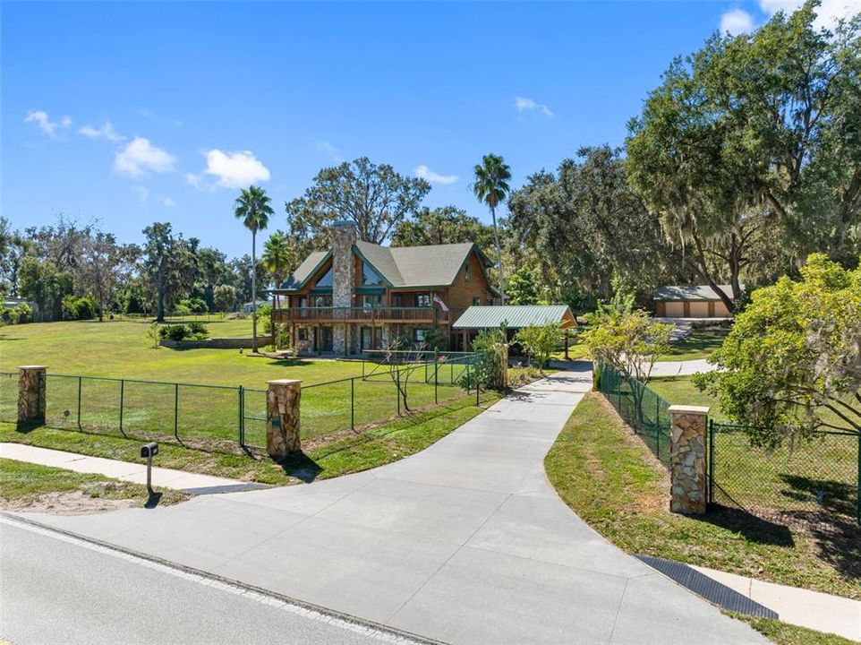 For Sale: $1,780,000 (6 beds, 5 baths, 4227 Square Feet)
