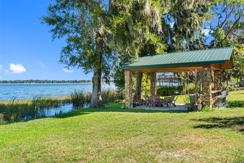 For Sale: $1,780,000 (6 beds, 5 baths, 4227 Square Feet)
