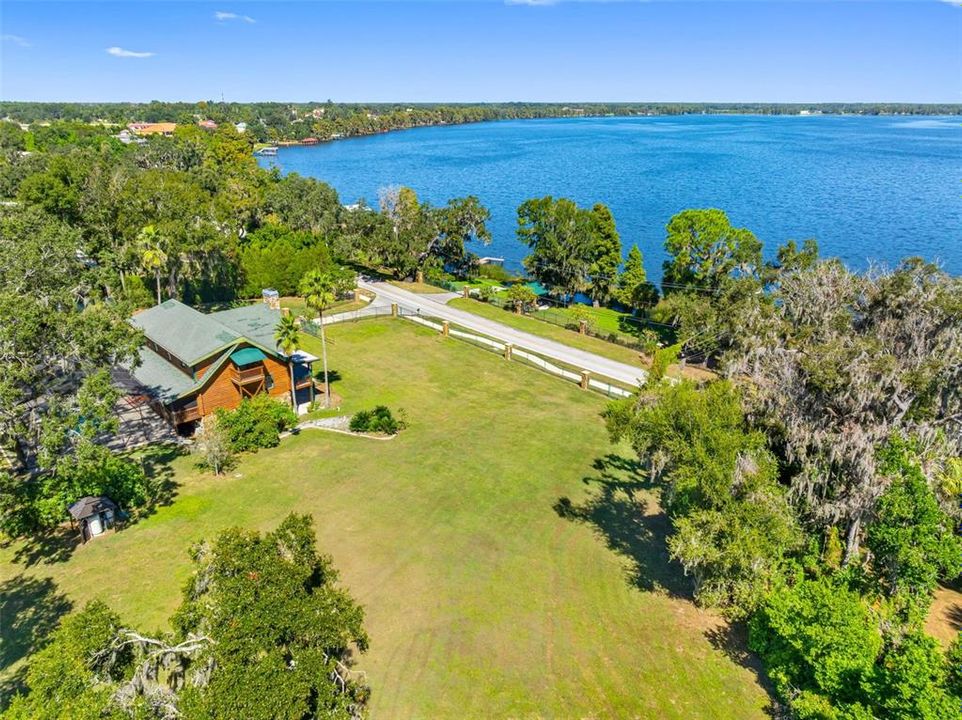 For Sale: $1,780,000 (6 beds, 5 baths, 4227 Square Feet)
