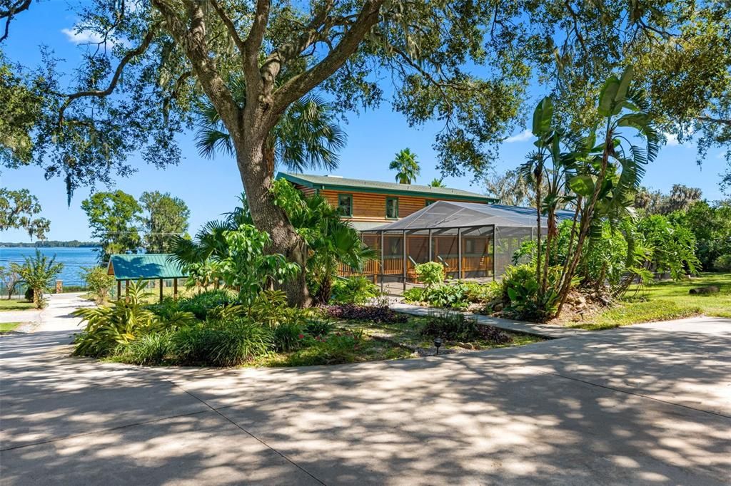 For Sale: $1,780,000 (6 beds, 5 baths, 4227 Square Feet)