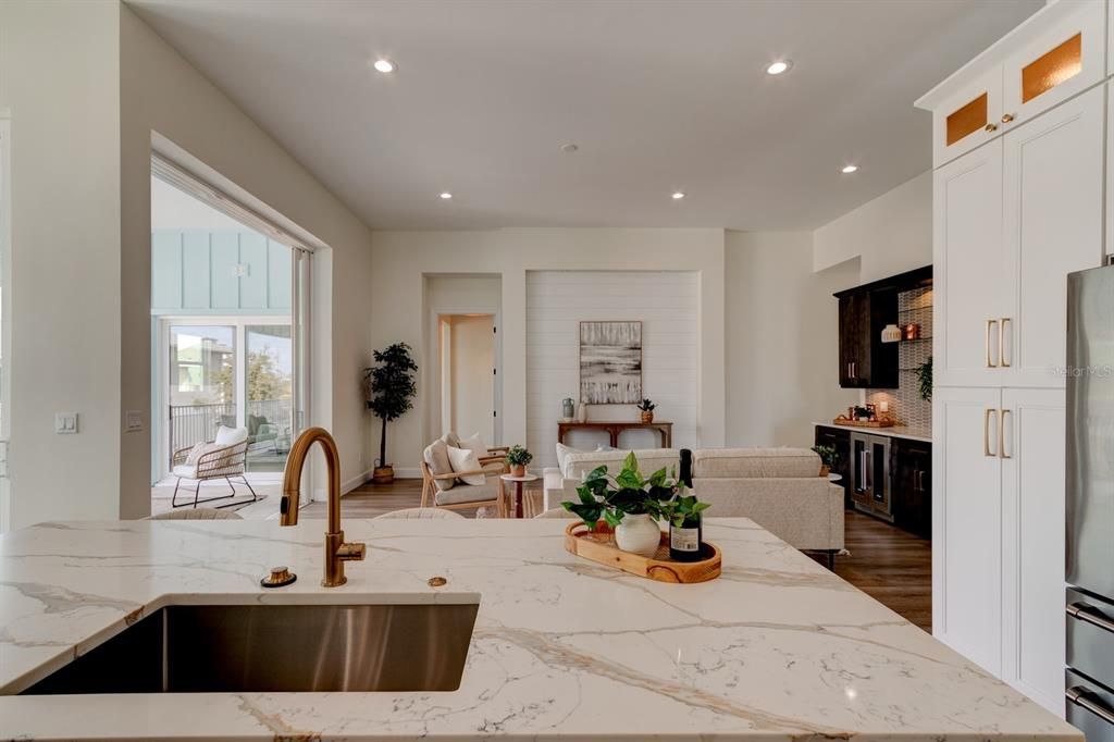 En Venta: $1,306,000 (4 camas, 4 baños, 2527 Pies cuadrados)