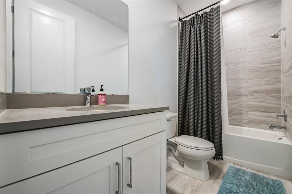 Activo con contrato: $629,900 (3 camas, 3 baños, 2244 Pies cuadrados)