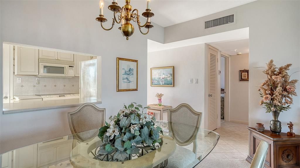 Activo con contrato: $599,000 (2 camas, 2 baños, 882 Pies cuadrados)
