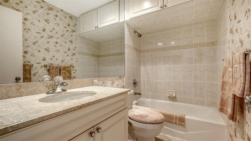 Activo con contrato: $599,000 (2 camas, 2 baños, 882 Pies cuadrados)