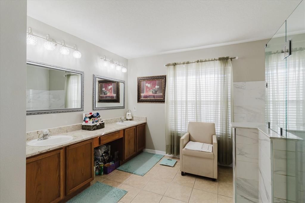 Active With Contract: $689,000 (5 beds, 3 baths, 3729 Square Feet)