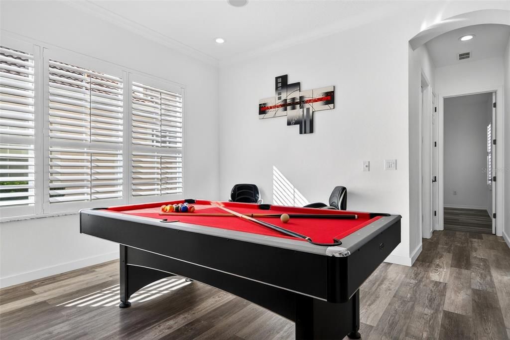 For Sale: $1,200,000 (5 beds, 3 baths, 3661 Square Feet)