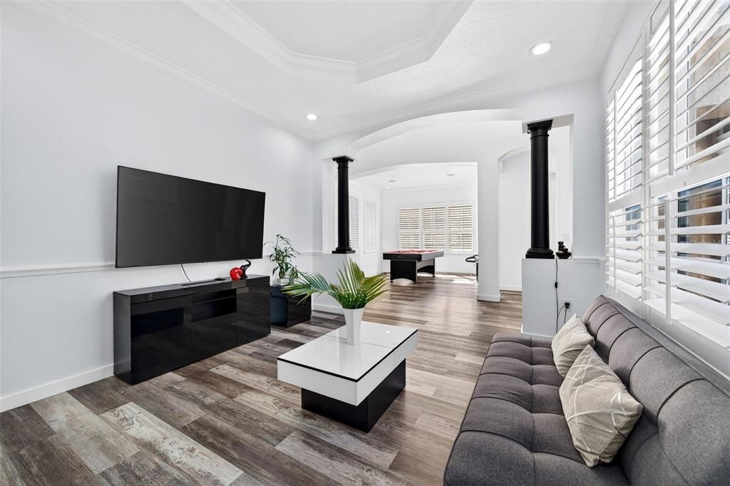 For Sale: $1,200,000 (5 beds, 3 baths, 3661 Square Feet)