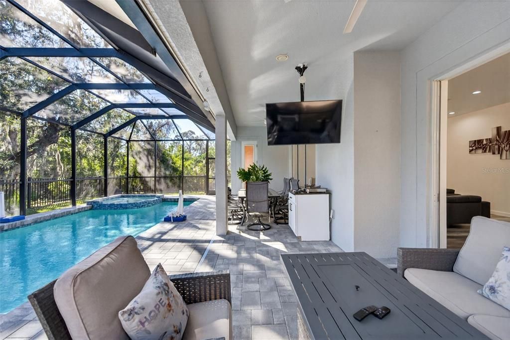 For Sale: $1,200,000 (5 beds, 3 baths, 3661 Square Feet)
