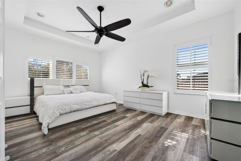 For Sale: $1,200,000 (5 beds, 3 baths, 3661 Square Feet)