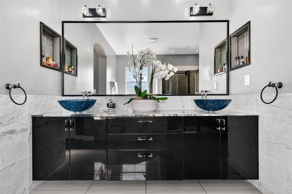 For Sale: $1,200,000 (5 beds, 3 baths, 3661 Square Feet)