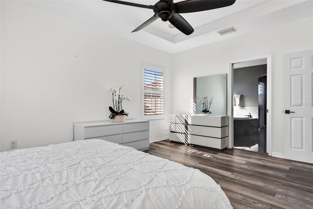 For Sale: $1,200,000 (5 beds, 3 baths, 3661 Square Feet)