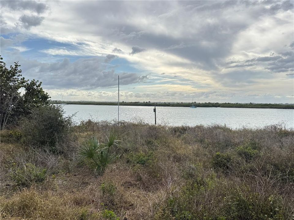 待售: $3,500,000 (0.23 acres)