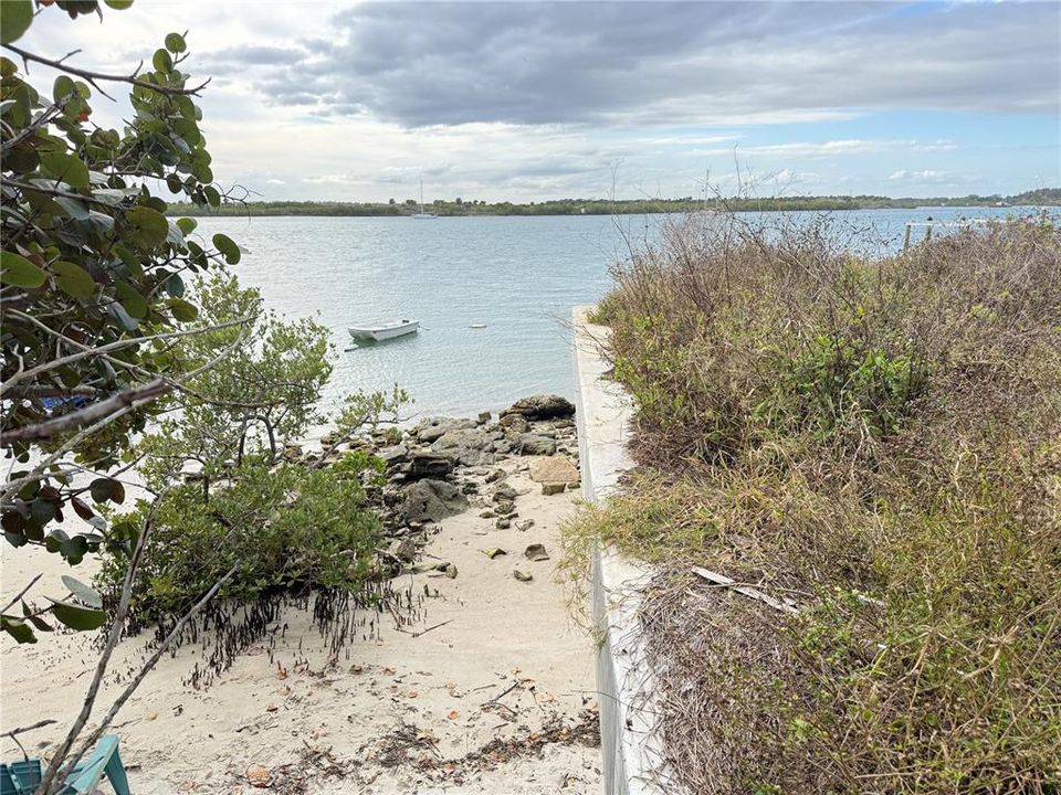 待售: $3,500,000 (0.23 acres)