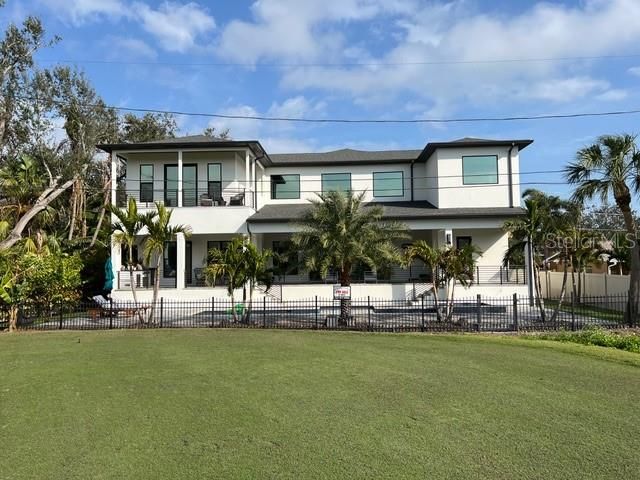 На продажу: $3,995,000 (5 спален, 4 ванн, 4182 Квадратных фут)