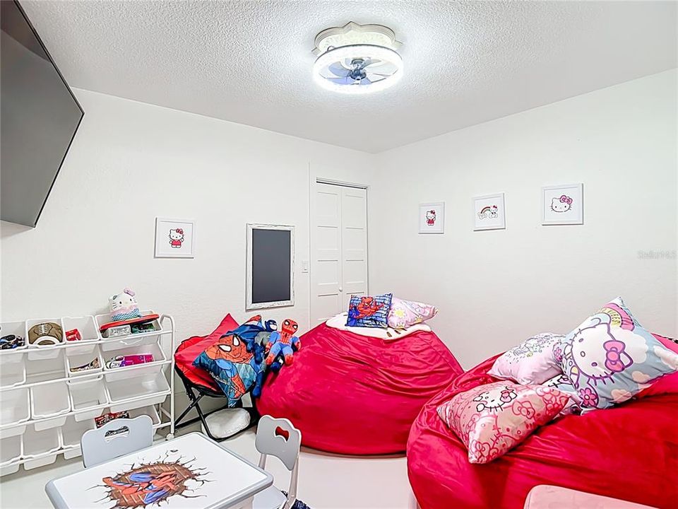 En Venta: $1,339,000 (4 camas, 3 baños, 2849 Pies cuadrados)