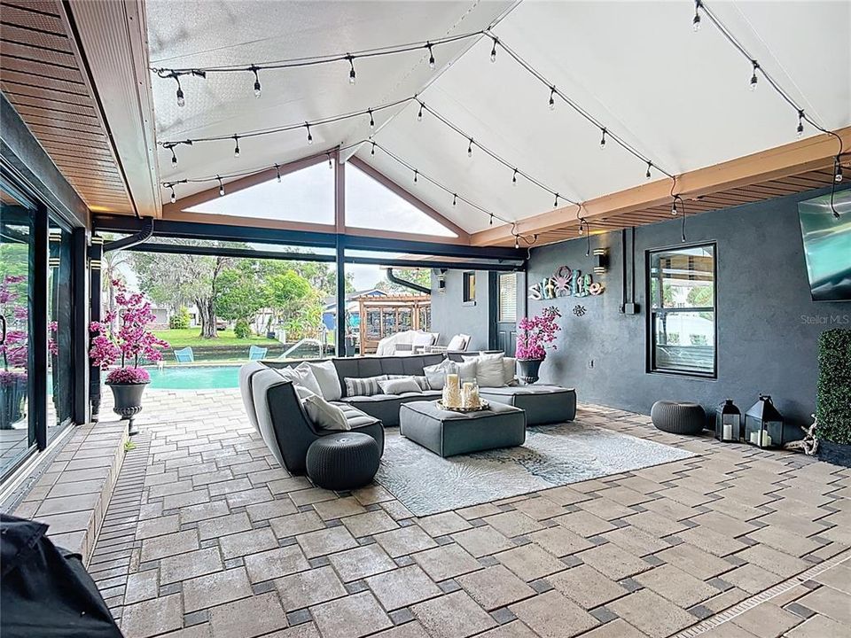 En Venta: $1,339,000 (4 camas, 3 baños, 2849 Pies cuadrados)