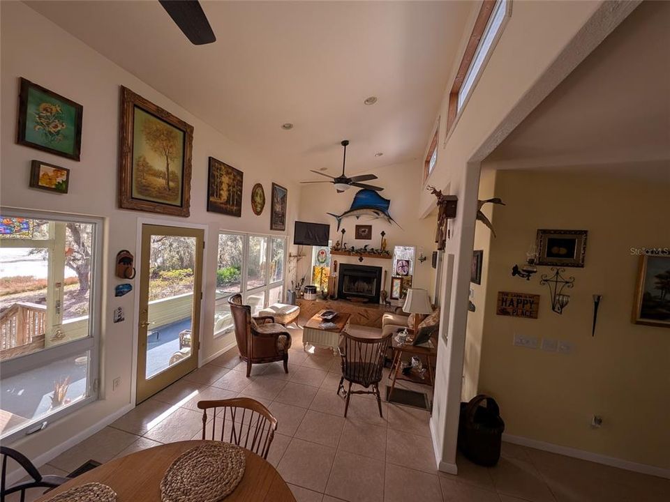 En Venta: $175,000 (1 camas, 1 baños, 1942 Pies cuadrados)
