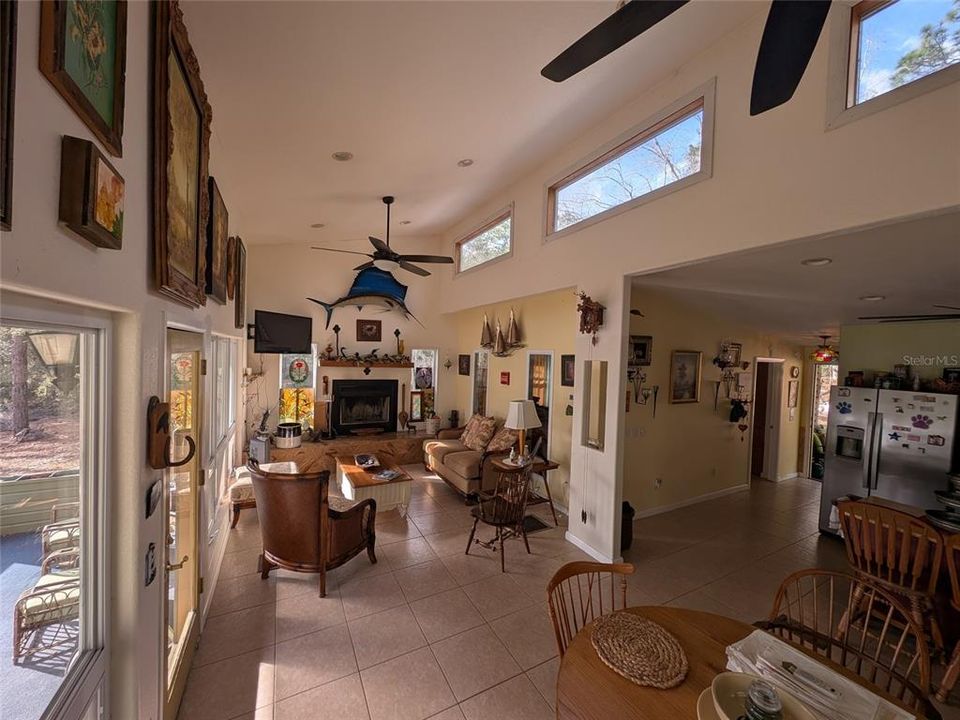 En Venta: $175,000 (1 camas, 1 baños, 1942 Pies cuadrados)