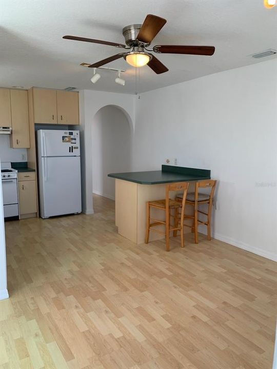 В аренду: $1,800 (2 спален, 1 ванн, 700 Квадратных фут)