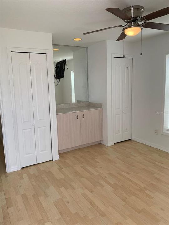 В аренду: $1,800 (2 спален, 1 ванн, 700 Квадратных фут)