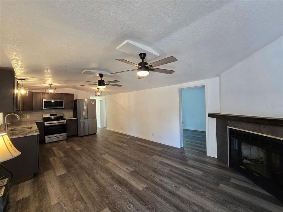 En Venta: $215,000 (3 camas, 2 baños, 1144 Pies cuadrados)