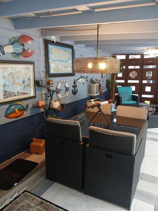 En Venta: $299,900 (4 camas, 3 baños, 1615 Pies cuadrados)