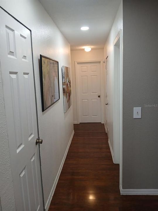 En Venta: $299,900 (4 camas, 3 baños, 1615 Pies cuadrados)