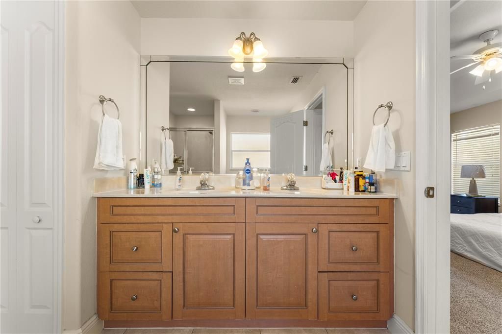 For Sale: $359,000 (4 beds, 2 baths, 1962 Square Feet)
