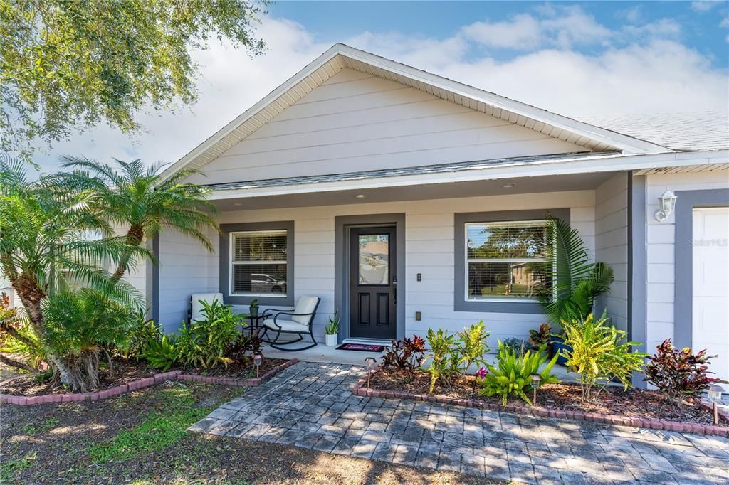 For Sale: $359,000 (4 beds, 2 baths, 1962 Square Feet)