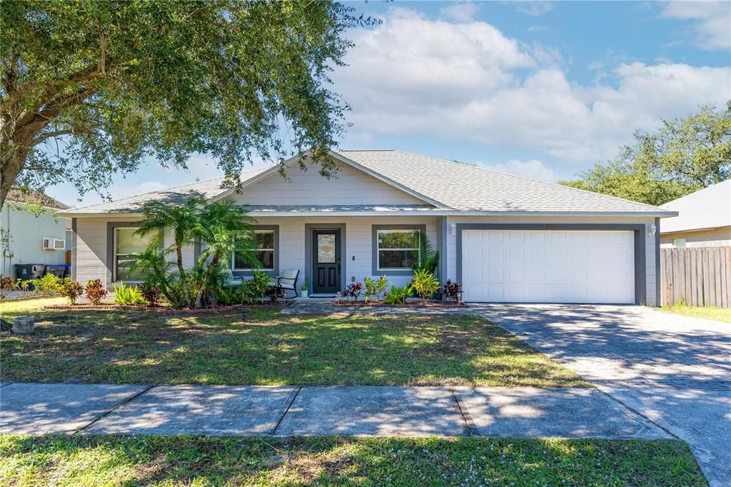 For Sale: $359,000 (4 beds, 2 baths, 1962 Square Feet)